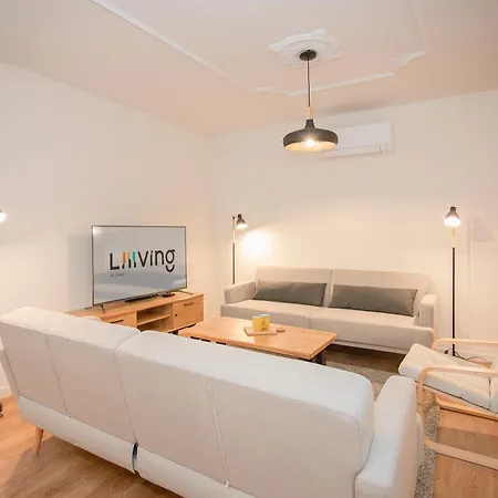 Liiiving In - Modern Design Apartment *